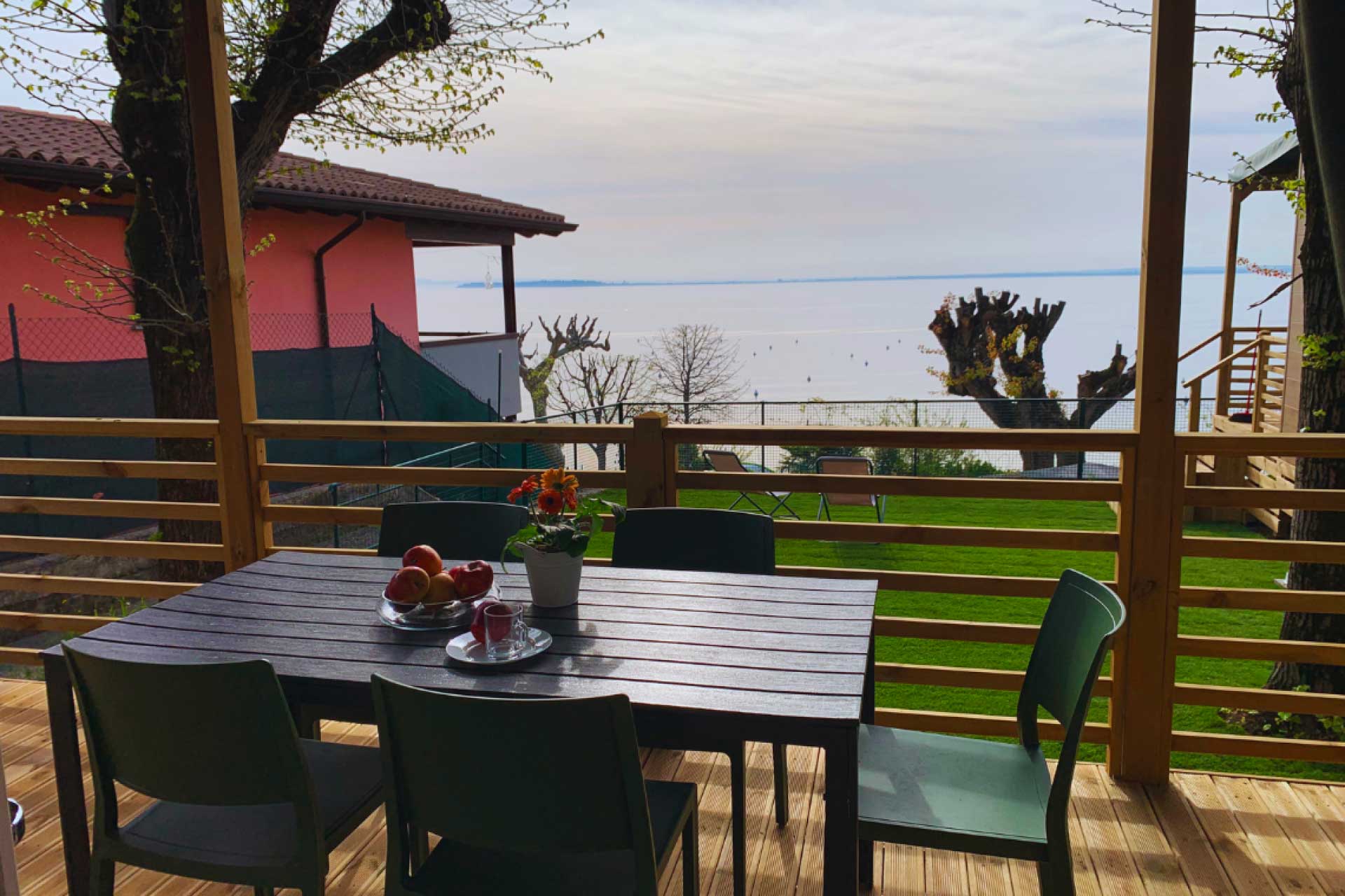 Casa Mobile Garda Spa Vista Lago veranda