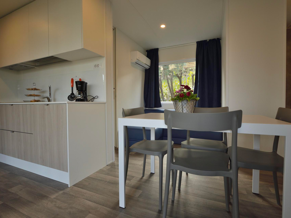 Casa mobile Comfort Dog alloggio confortevole sul lago di Garda, cani ammessi