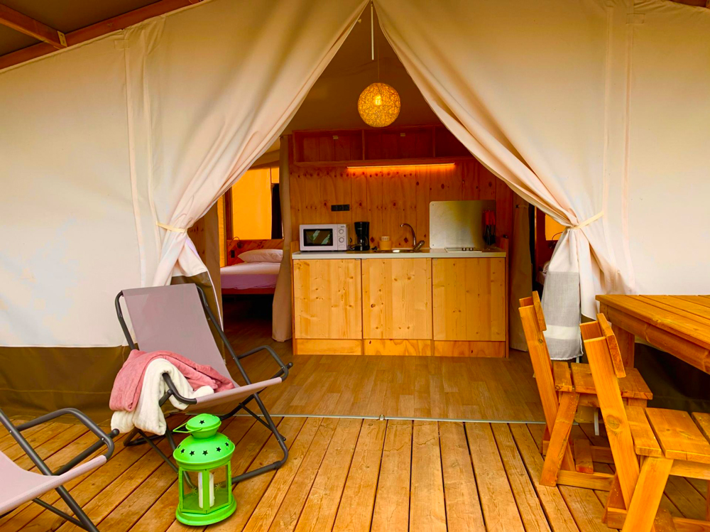 Tenda Glamping Safari Dog campeggio sul lago di Garda, cani ammessi